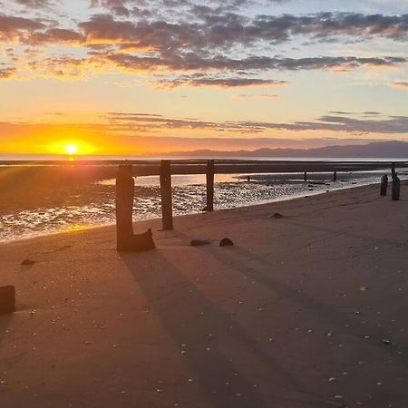 Beachfront Escape Collingwood Bagian luar foto