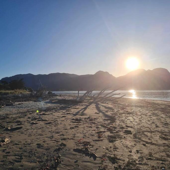 Beachfront Escape Collingwood Bagian luar foto